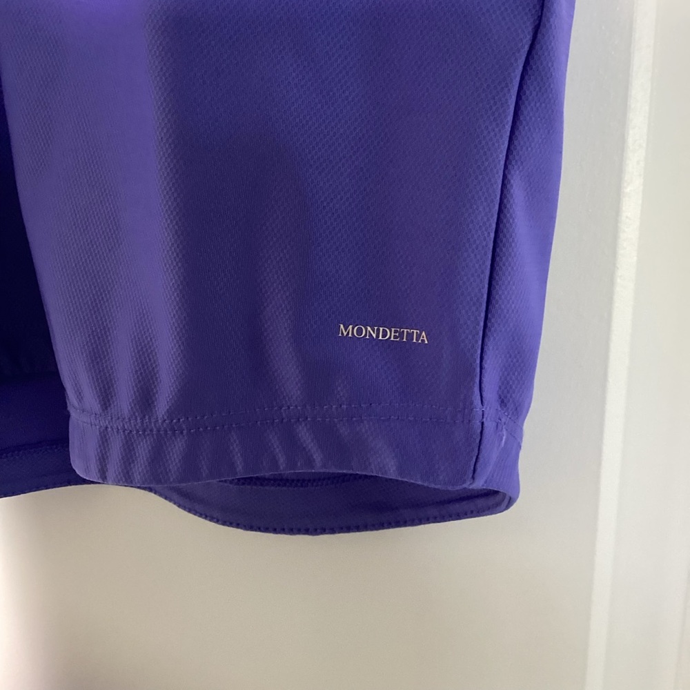 PreOwned Excellent Condition….size Medium - Picture 5 of 5
